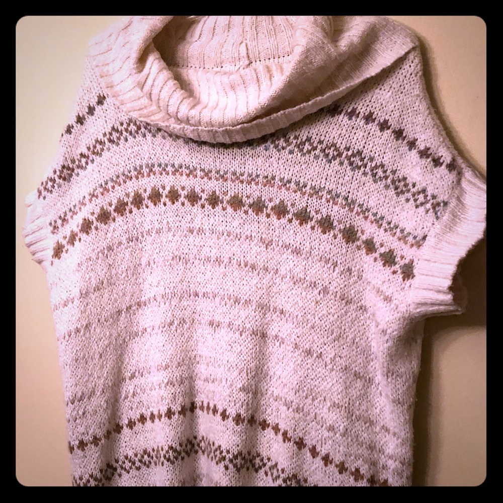 Sweater shirt sleeve scoop cowl neck.